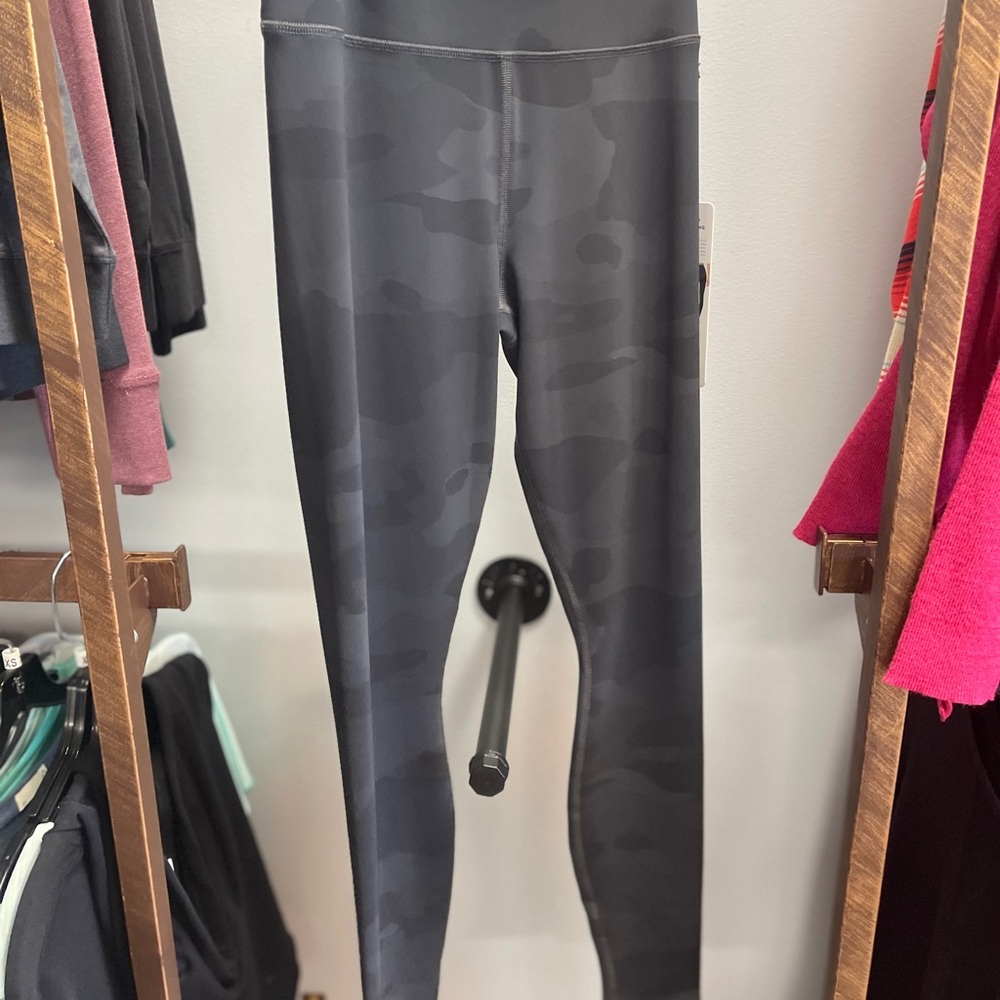 ALO Vapor Leggings, Black Camo